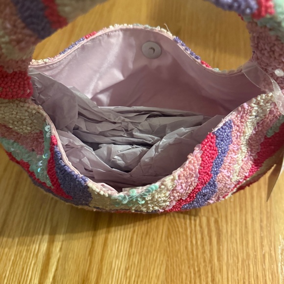 Viral Beaded Bag - Picture 5 of 6